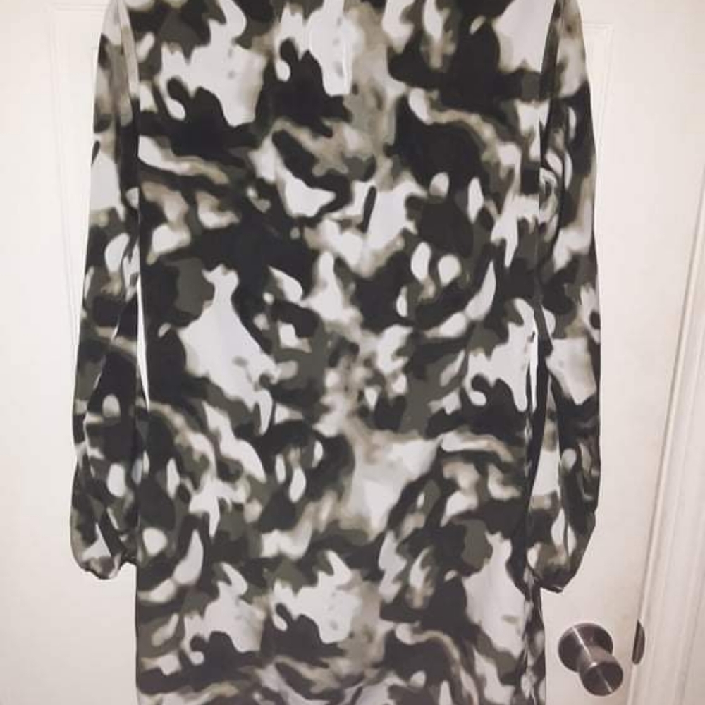 Women's Vera Wang dress size 4